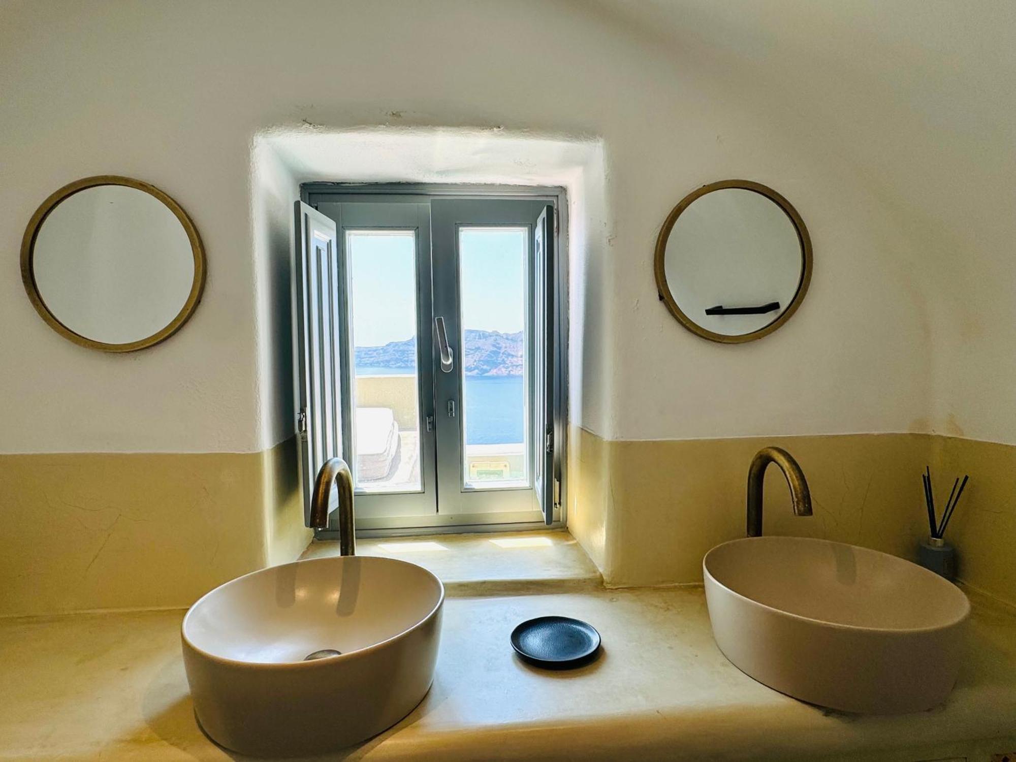 Santoroia Luxury Suites By Caldera Houses Extérieur photo
